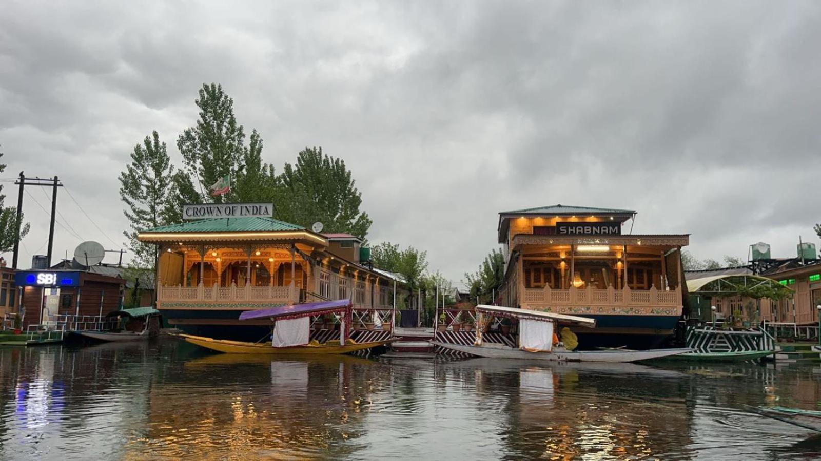 Crown Of India Group Of Houseboats Hotell Srīnagar Eksteriør bilde